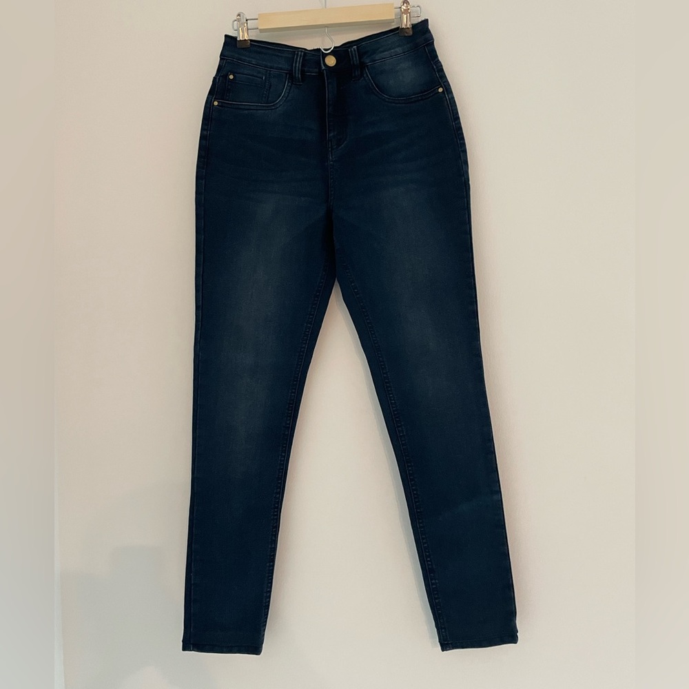Women’s dark skinny jeans
